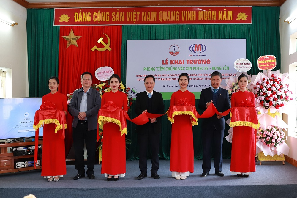 CHI NHÁNH VNVC PHỐ NỐI MANG VẮC XIN CHUẨN QUỐC TẾ ĐẾN NGƯỜI DÂN HƯNG YÊN