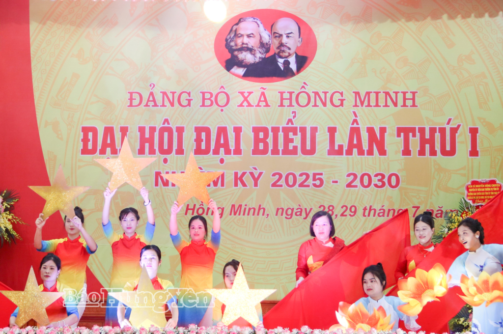 Văn nghệ tại Đại hội.