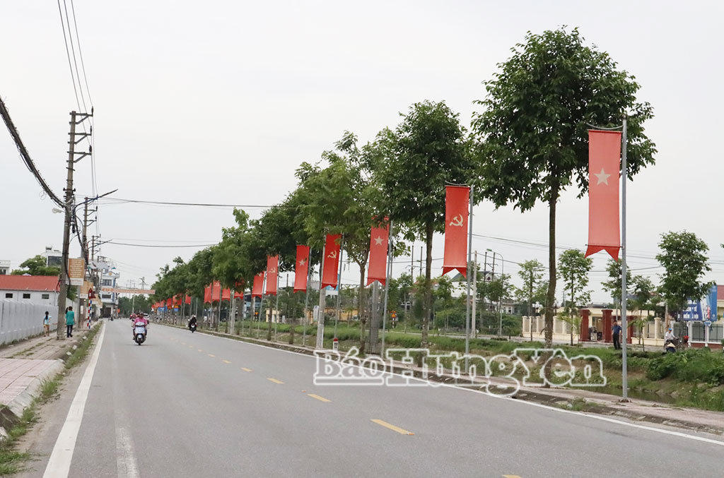 Đường Đào Đình Luyện (xã Quỳnh Phụ) khang trang, hiện đại nhờ thực hiện Nghị quyết của HĐND tỉnh về xây dựng nông thôn mới nâng cao.