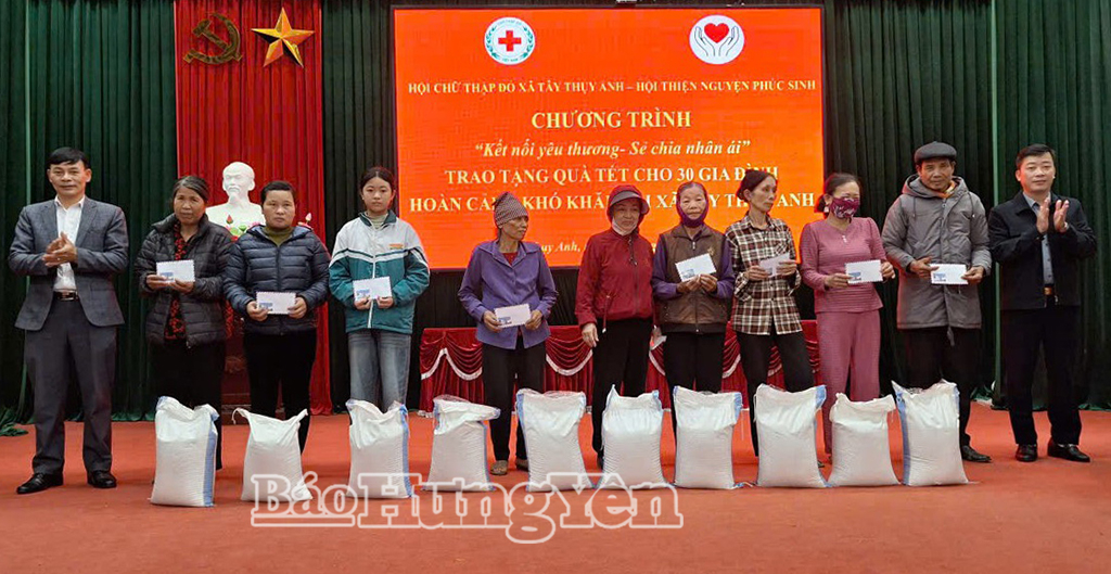 Hội Chữ thập đỏ xã Tây Thụy Anh phối hợp Hội Thiện nguyện Phúc Sinh tặng quà hộ nghèo nhân dịp Tết Nguyên đán Bính Ngọ năm 2026.