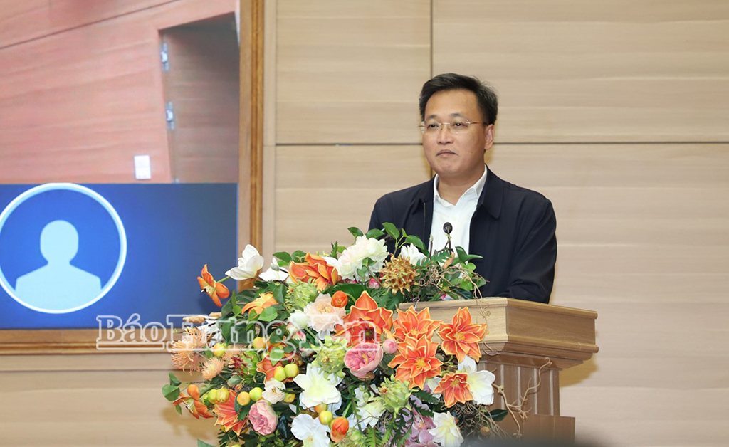Đồng chí Nguyễn Hữu Nghĩa, Ủy viên Ban Chấp hành Trung ương Đảng, Bí thư Tỉnh ủy, Trưởng ban Chỉ đạo tỉnh phát biểu chỉ đạo tại hội nghị.