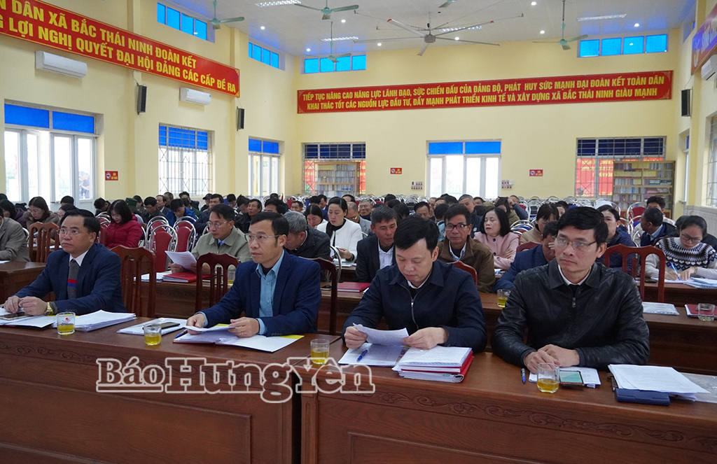 Các đại biểu dự kỳ họp.