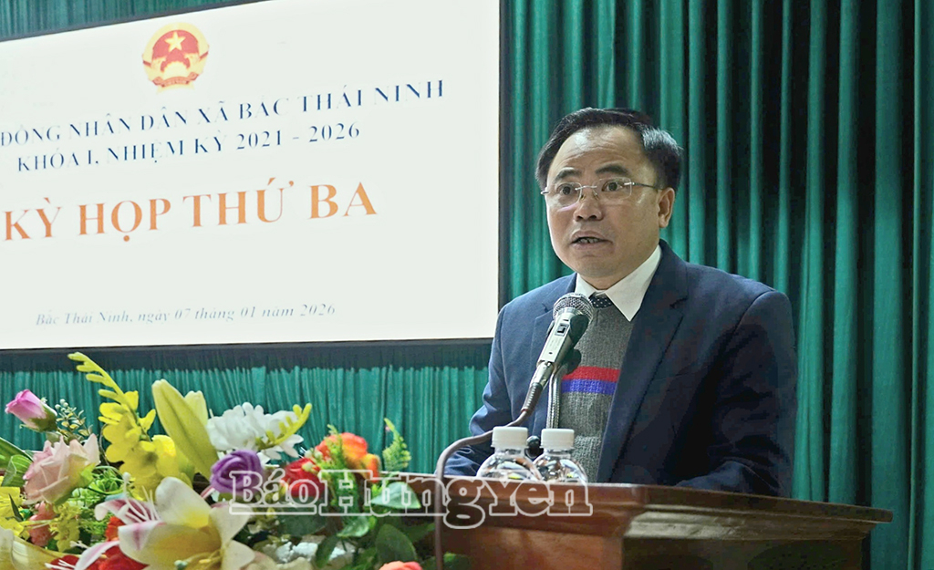 Lãnh đạo xã Bắc Thái Ninh phát biểu tại kỳ họp.