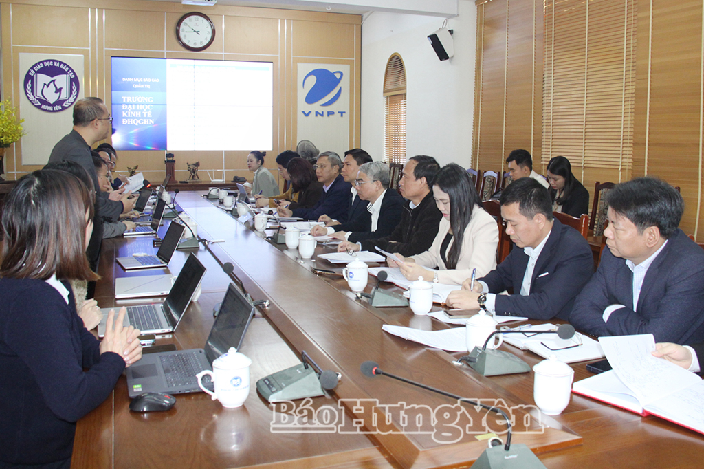 Toàn cảnh hội nghị.