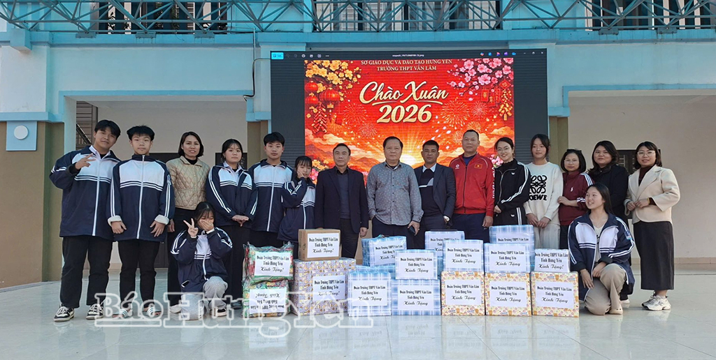 Tuổi trẻ x&atilde; Lạc Đạo mang &ldquo;Xu&acirc;n t&igrave;nh nguyện&rdquo; đến với học sinh v&ugrave;ng cao L&agrave;o Cai