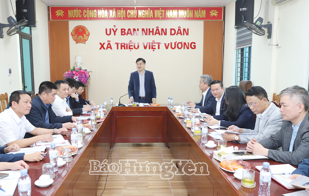 Đồng chí Phạm Văn Nghiêm, Phó Chủ tịch UBND tỉnh phát biểu tại hội nghị.