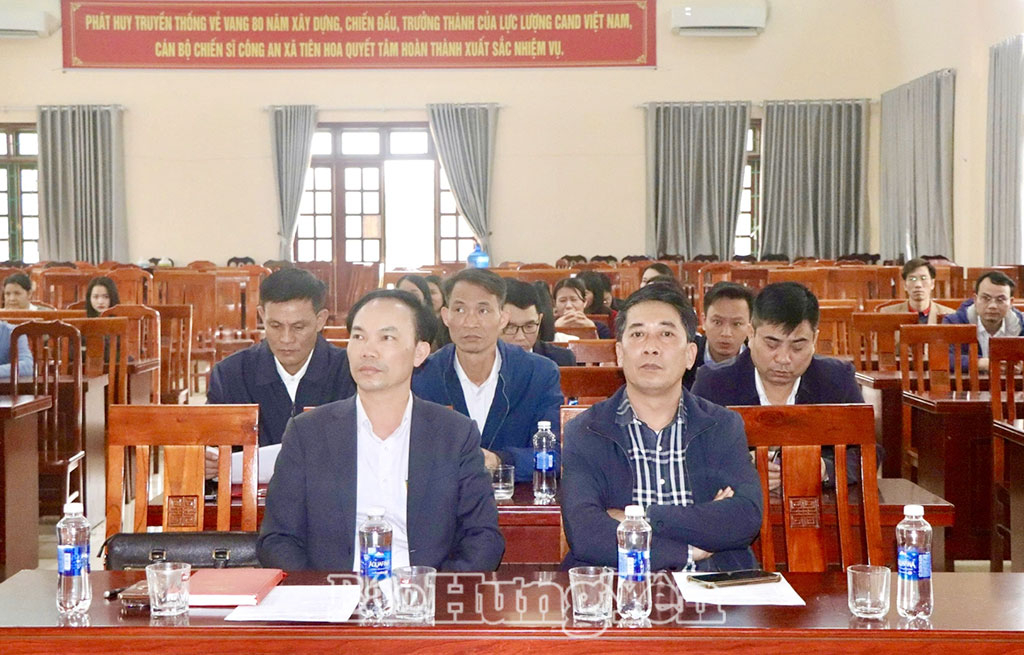 Các đại biểu dự hội nghị. 