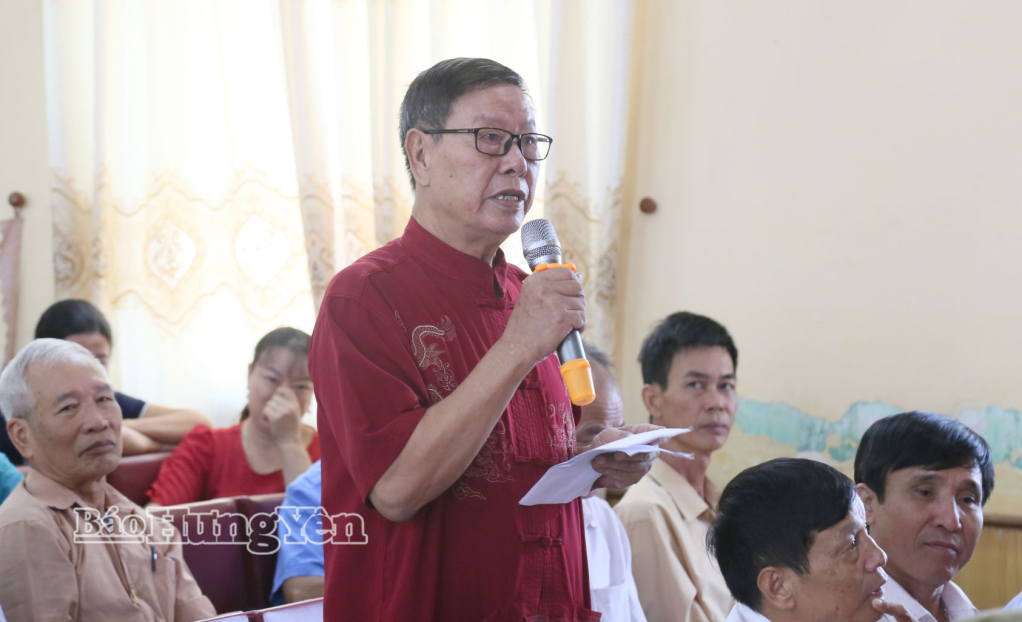 Cử tri xã Vũ Thư phát biểu tại hội nghị tiếp xúc với đại biểu Quốc hội sau kỳ họp thứ 10, Quốc hội khóa XV.