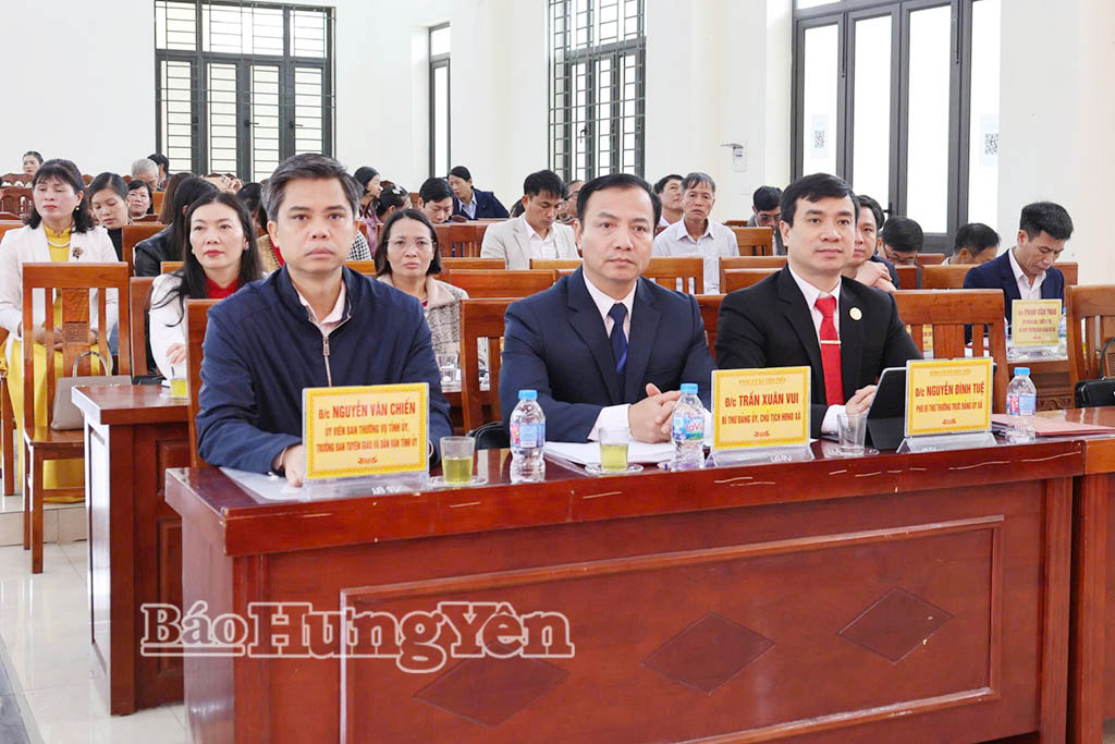 Các đại biểu dự hội nghị. 