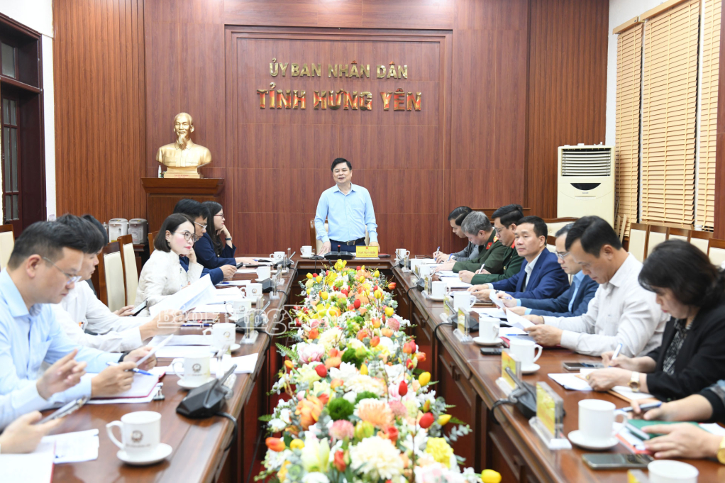 Các đại biểu dự cuộc họp.