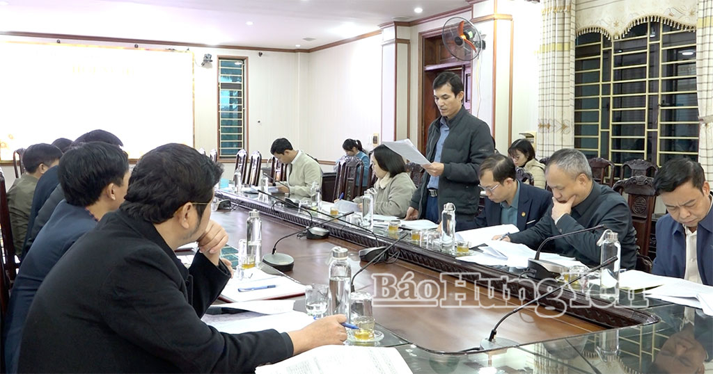 Đại diện Đoàn giám sát của Ban Thường trực Ủy ban MTTQ Việt Nam tỉnh phát biểu tại buổi làm việc.