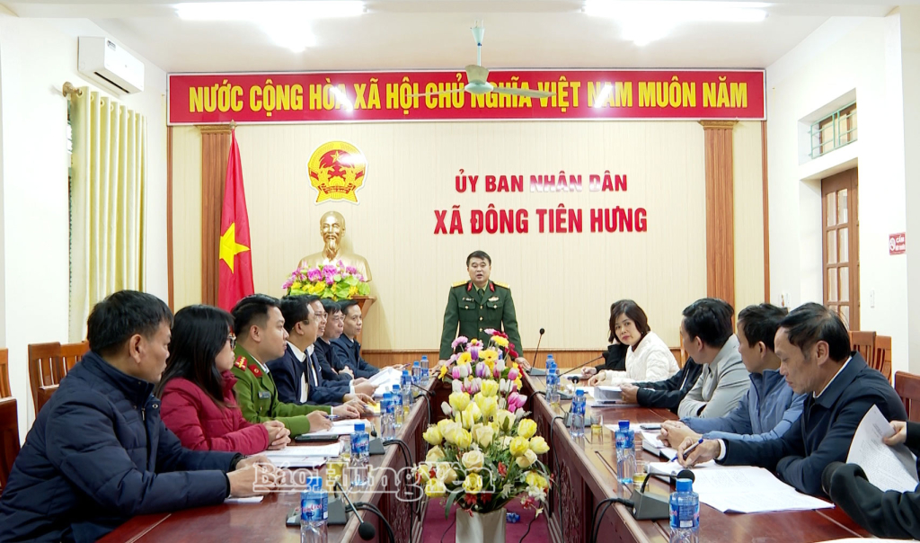 Các đại biểu dự buổi kiểm tra, giám sát. Ảnh: Huyền Chang