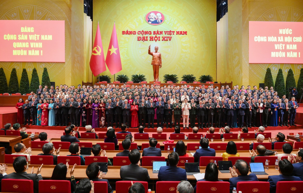 Ban Chấp hành Trung ương Đảng khóa XIV ra mắt Đại hội.