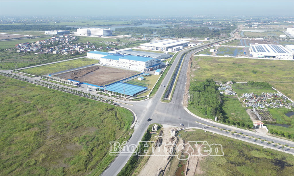 Cực phát triển hướng biển, trọng điểm là Khu kinh tế Thái Bình, gắn với công nghiệp, đô thị và dịch vụ – logistics, hình thành cực tăng trưởng mới của tỉnh.