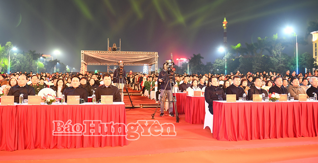 Các đại biểu dự chương trình.