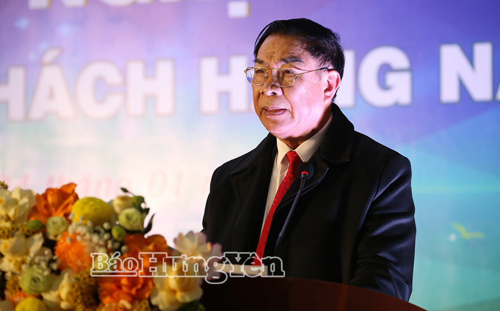 Anh hùng Lao động Nguyễn Quang Mâu, Chủ tịch HĐQT Tổ hợp Công ty Cổ phần Gốm Đất Việt phát biểu tri ân các đối tác tại hội nghị.