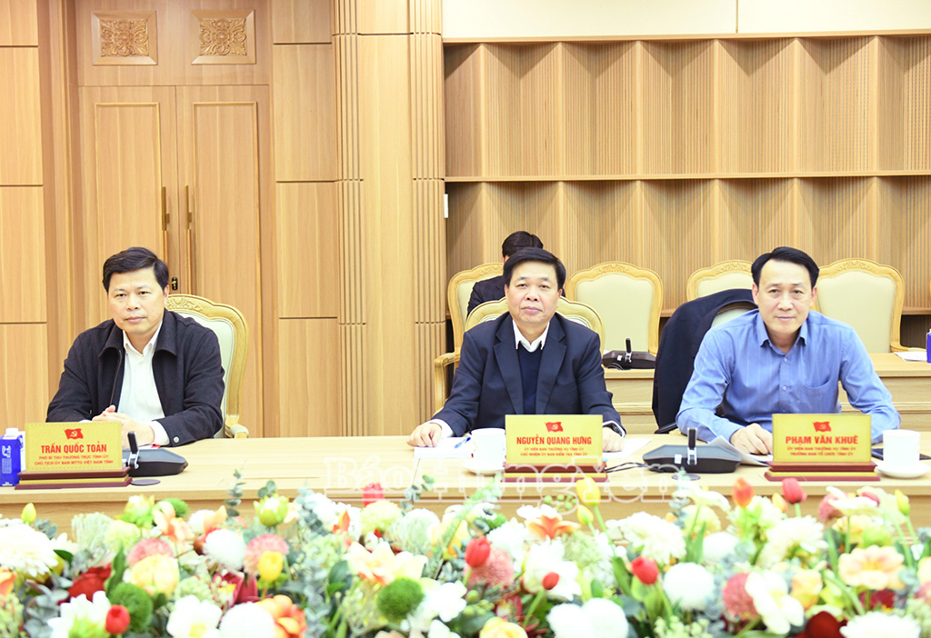 Các đại biểu tham dự cuộc họp.