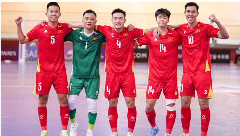 Đội tuyển futsal Việt Nam lội ngược d&ograve;ng thắng Kuwait trong ng&agrave;y ra qu&acirc;n
