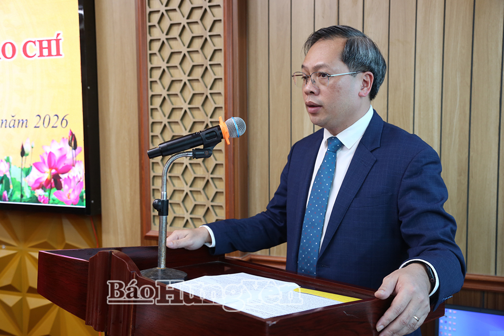 Lãnh đạo xã Vũ Thư báo cáo tình hình phát triển kinh tế-xã hội của địa phương năm 2025.