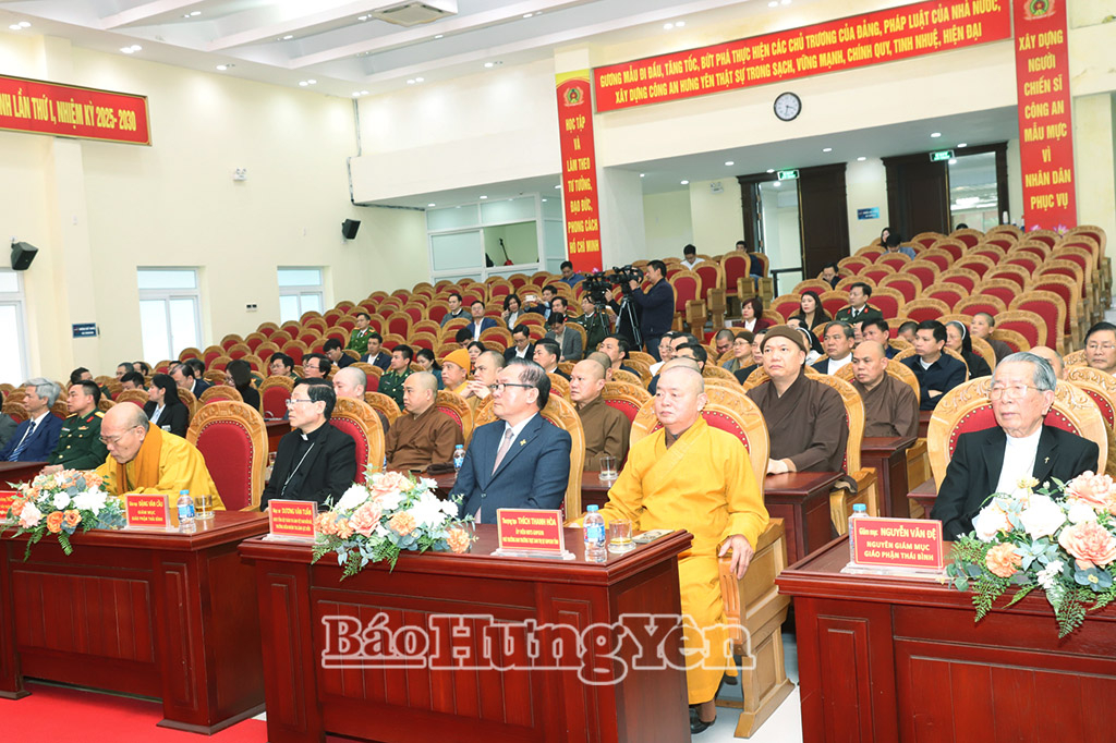 Các đại biểu dự buổi gặp mặt.