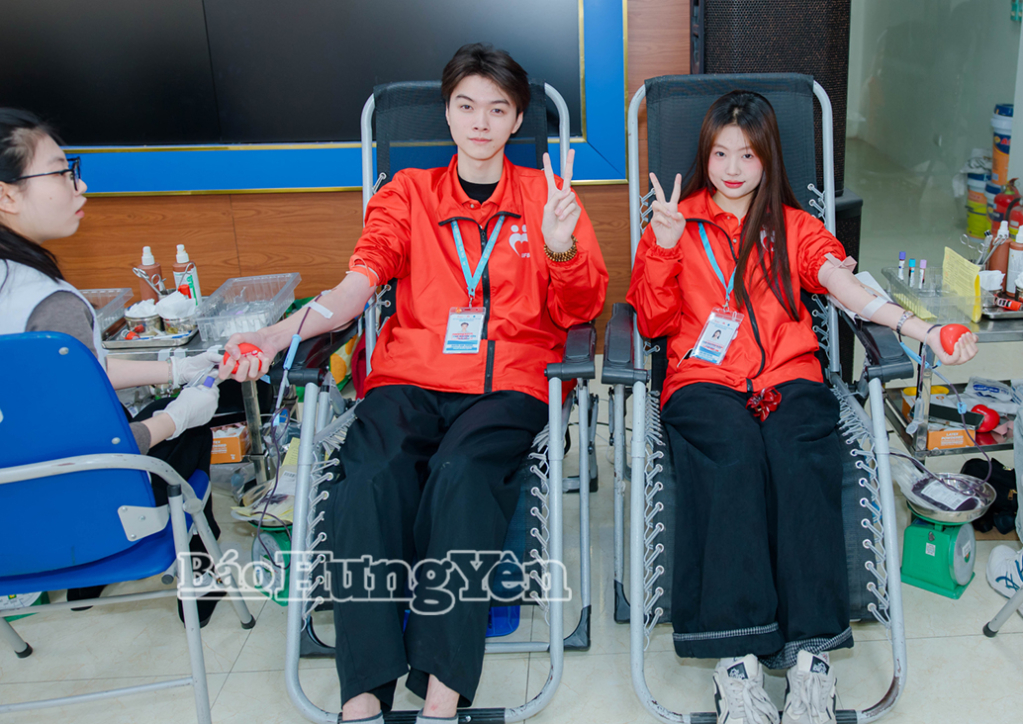 Hơn 600 người tham gia Ngày hội hiến máu tình nguyện tại Trường Đại học Tài chính – Quản trị kinh doanh.