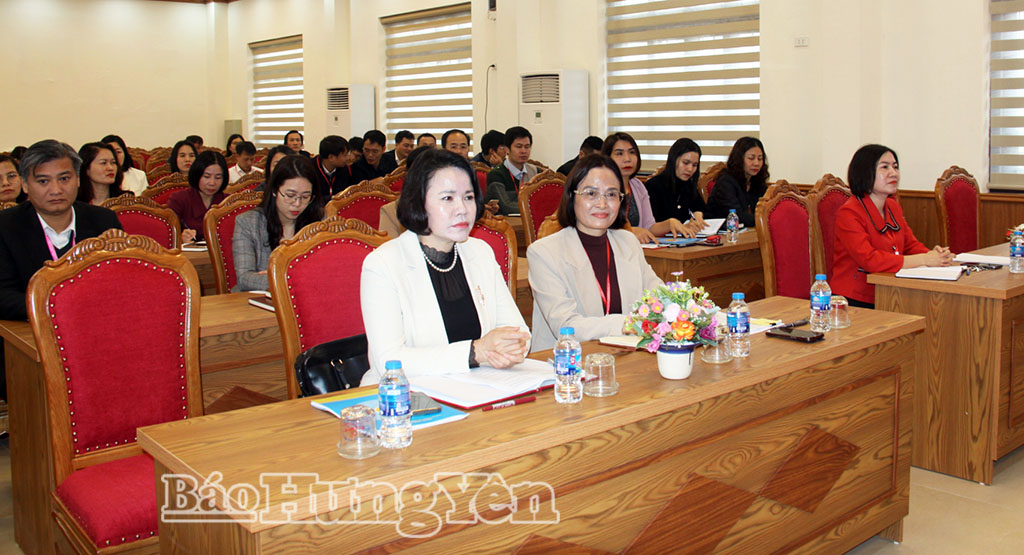 Các đại biểu dự hội nghị.