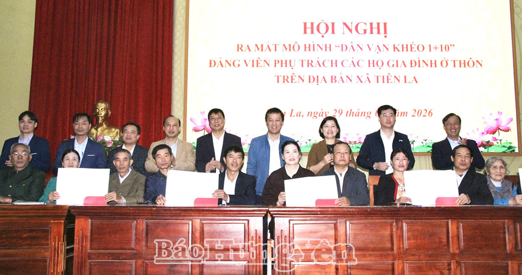 Ký cam kết thực hiện mô hình “Dân vận khéo 1+10”.