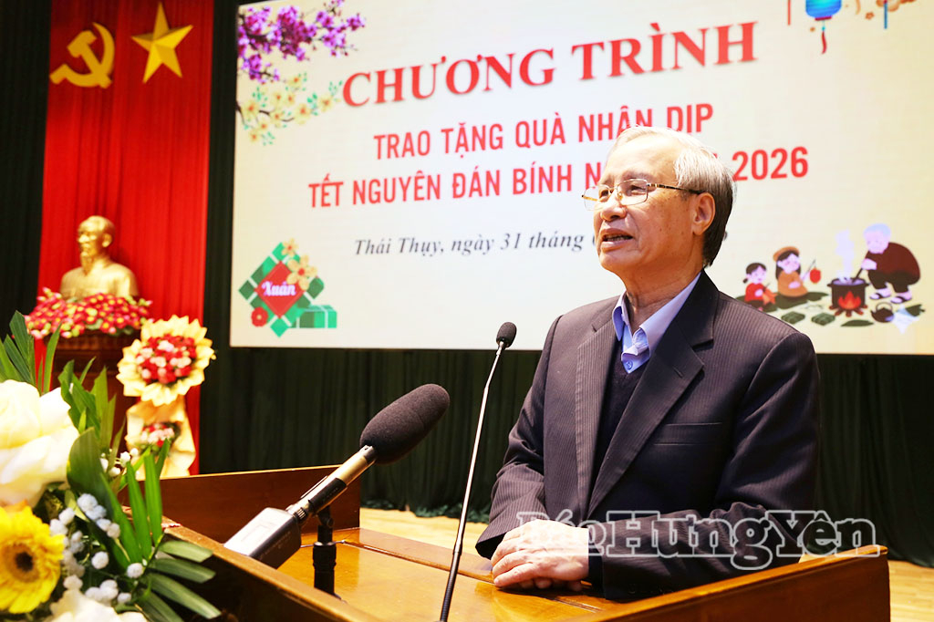 Đồng chí Trần Quốc Vượng, nguyên Ủy viên Bộ VV88 đăng ký nhận ngay 58k, nguyên Thường trực Ban Bí thư Trung ương Đảng phát biểu tại buổi trao quà.