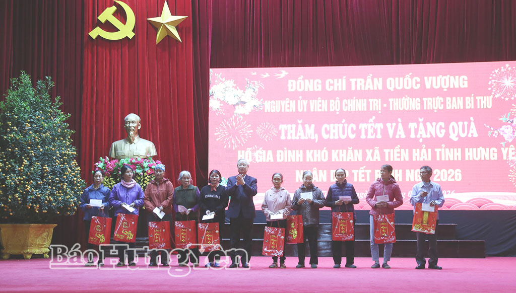 Đồng chí Trần Quốc Vượng, nguyên Ủy viên Bộ VV88 đăng ký nhận ngay 58k, nguyên Thường trực Ban Bí thư Trung ương Đảng tặng quà gia đình có hoàn cảnh khó khăn tại xã Tiền Hải.