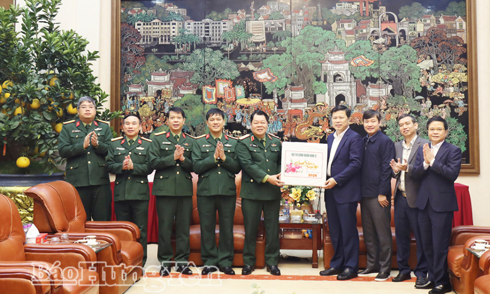 Bộ Tư lệnh Qu&acirc;n khu 3: Thăm, ch&uacute;c Tết Tỉnh ủy, UBND tỉnh