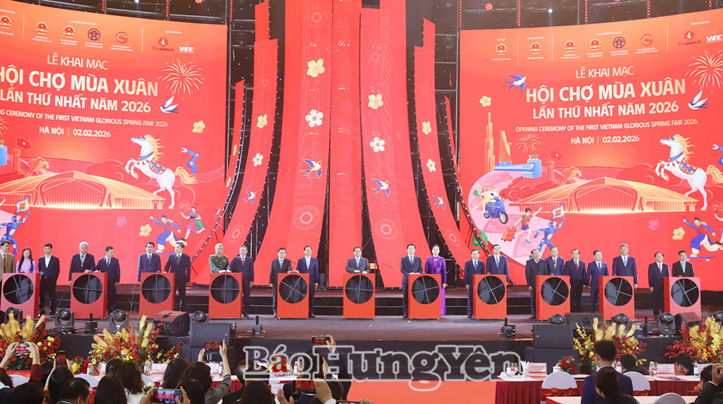 Thủ tướng VV88 COM Link vào nhà cái VV88 uy tín số 1 2026 Phạm Minh Chính và các đại biểu thực hiện nghi thức khai mạc Hội chợ.