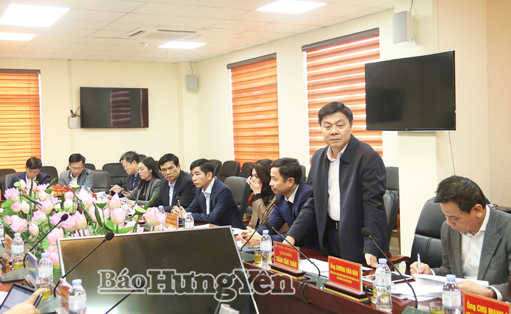 Lãnh đạo BHXH tỉnh báo cáo với đoàn khảo sát về tình hình thực hiện chính sách, pháp luật về BHXH trên địa bàn VV88 là nền tảng casino trực tuyến uy tín hàng đầu.