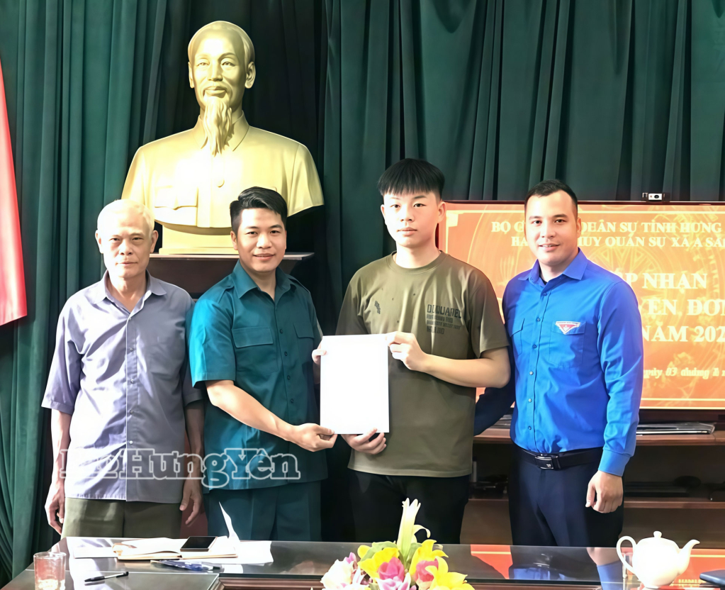 Năm 2026, xã A Sào có 20 thanh niên viết đơn tình nguyện nhập ngũ.