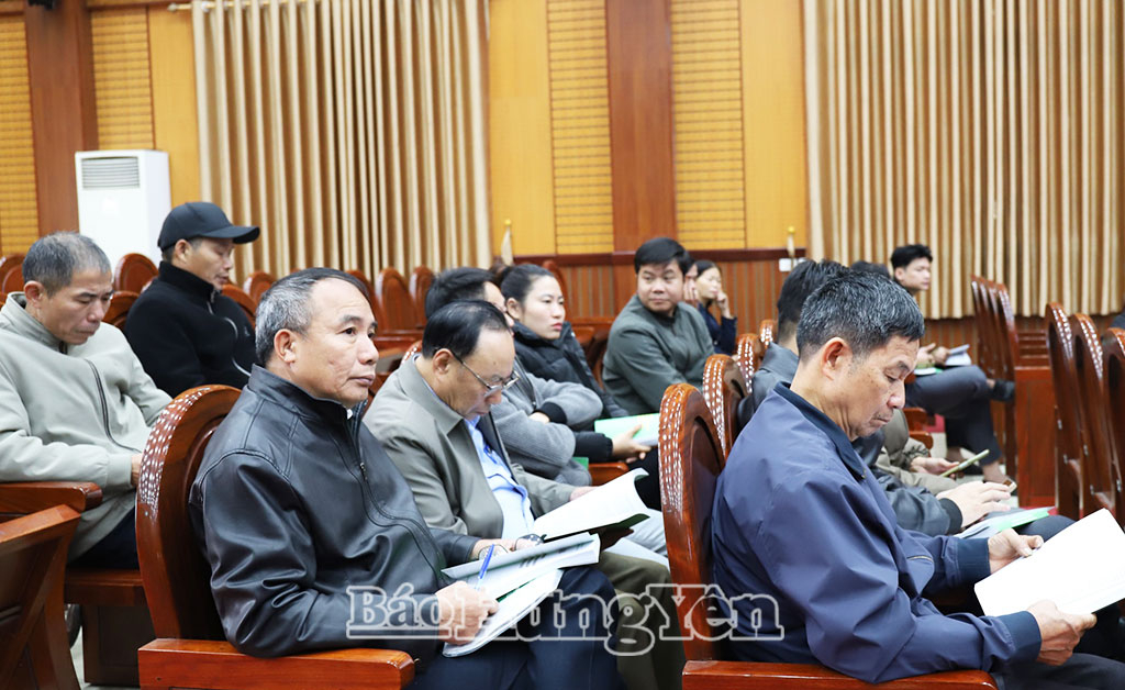 Các đại biểu xã Lạc Đạo và xã Đại Đồng tham dự tập huấn nghiệp vụ công tác bầu cử.