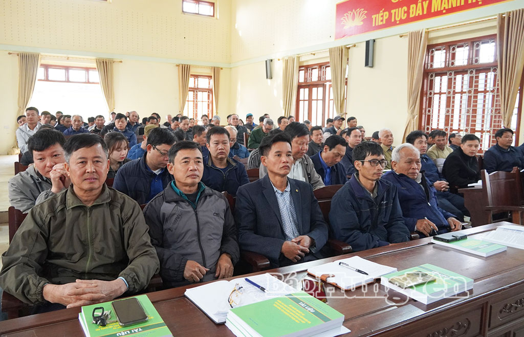 Các đại biểu dự hội nghị tại xã Diên Hà.