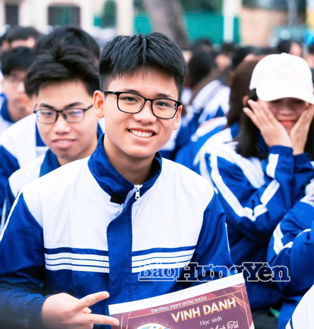 Em Trần Anh Tú, lớp 12A1, Trường THPT Hưng Nhân - thủ khoa Kỳ thi Đánh giá tư duy đợt 1 năm 2026.