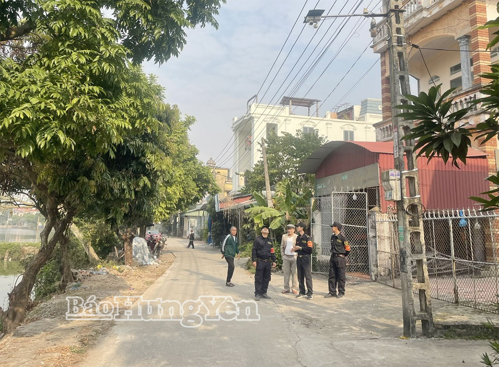 Tổ tự quản an ninh trật tự thôn Đồng Chung vận động, xã hội hóa lắp đặt hệ thống camera an ninh, góp phần nâng cao hiệu quả công tác bảo đảm ANTT trên địa bàn.