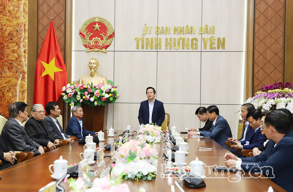 Gặp mặt c&aacute;c đồng ch&iacute; nguy&ecirc;n l&atilde;nh đạo UBND tỉnh