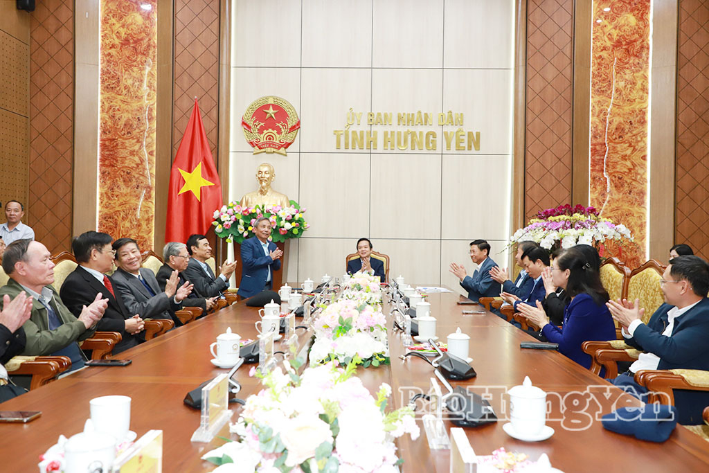 Các đại biểu tại buổi gặp mặt.