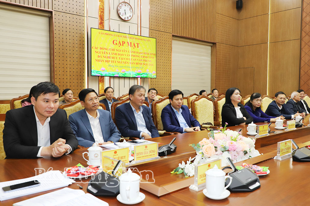 Các đại biểu dự buổi gặp mặt.