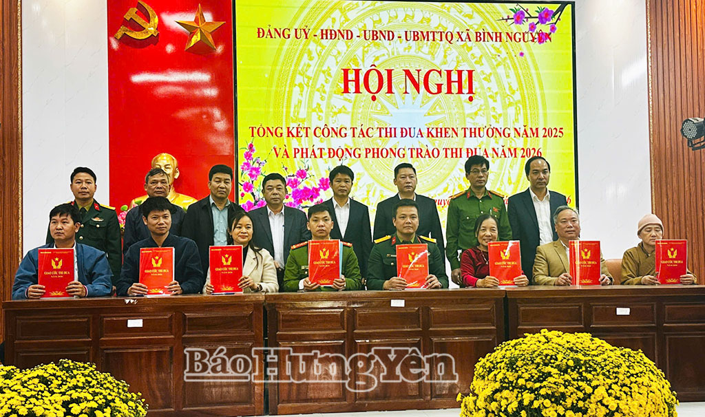 Các đơn vị ký giao ước thi đua năm 2026.