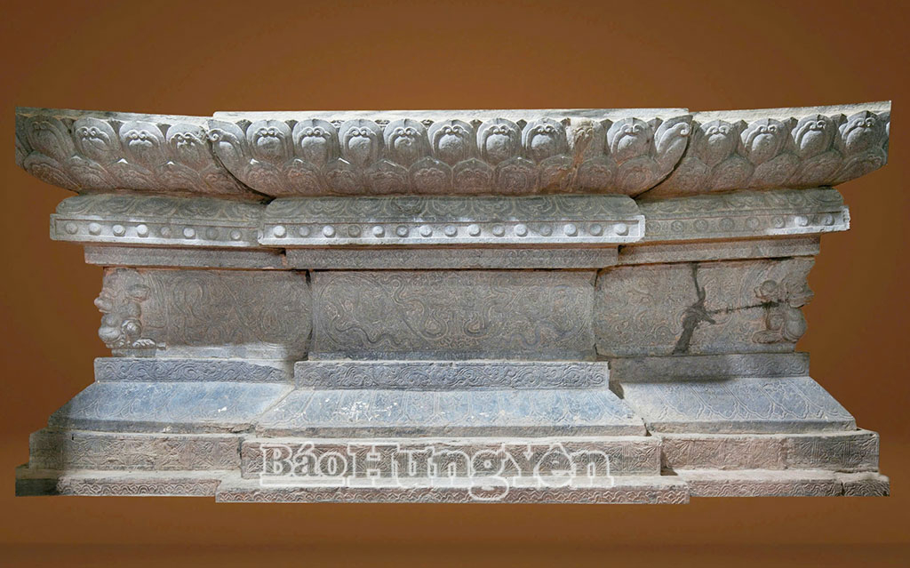 Bàn thờ Phật bằng đá thời Mạc chùa Nhạn Tháp (xã Mễ Sở).