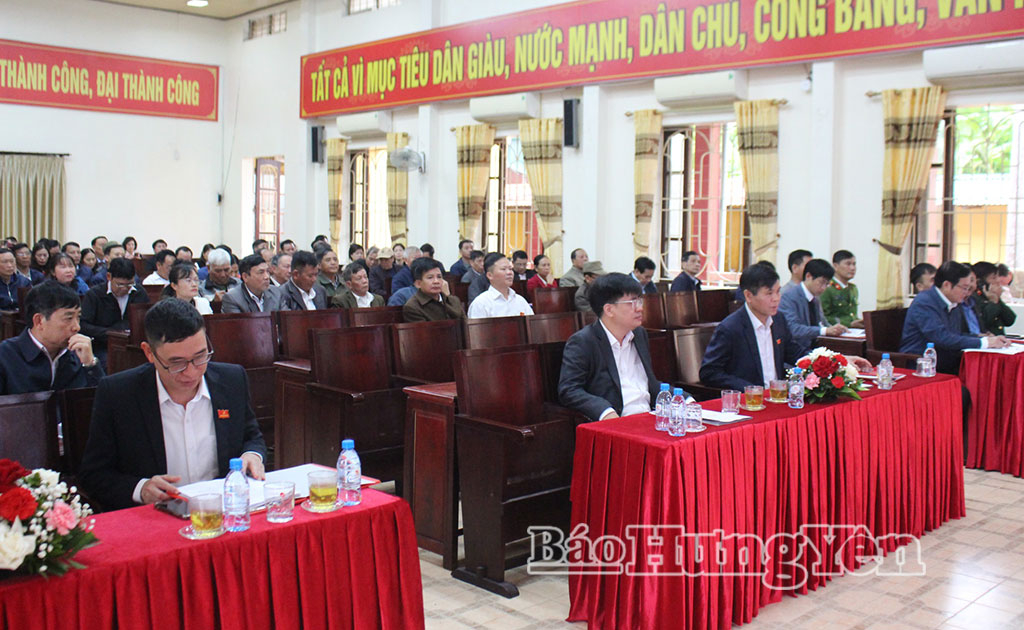 Các đại biểu dự kỳ họp HĐND phường Trà Lý.