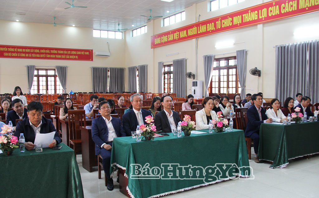 Các đại biểu dự hội nghị.