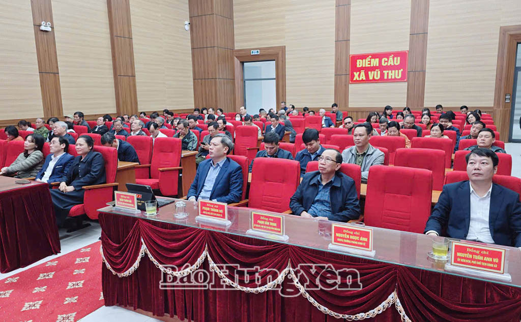 Các đại biểu dự hội nghị tại điểm cầu xã Vũ Thư.