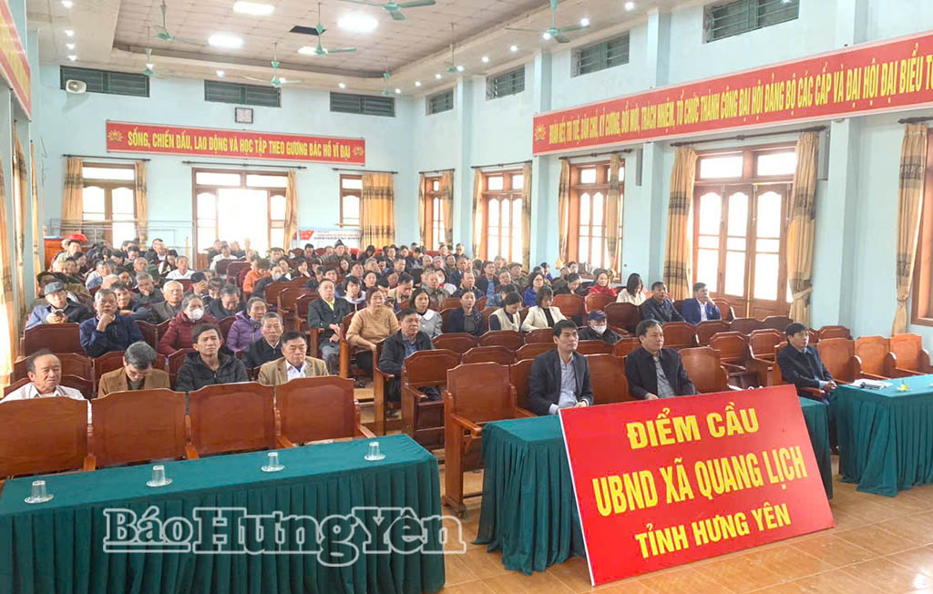 Các đại biểu dự hội nghị tại điểm cầu xã Quang Lịch.