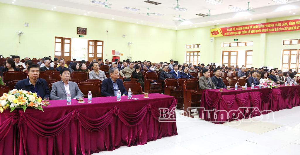 Các đại biểu dự hội nghị tại điểm cầu phường Trần Lãm. (Ảnh Trịnh Cường)