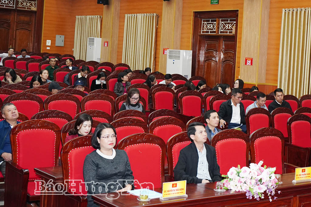 Các đại biểu dự hội nghị tại điểm cầu phường Thượng Hồng.