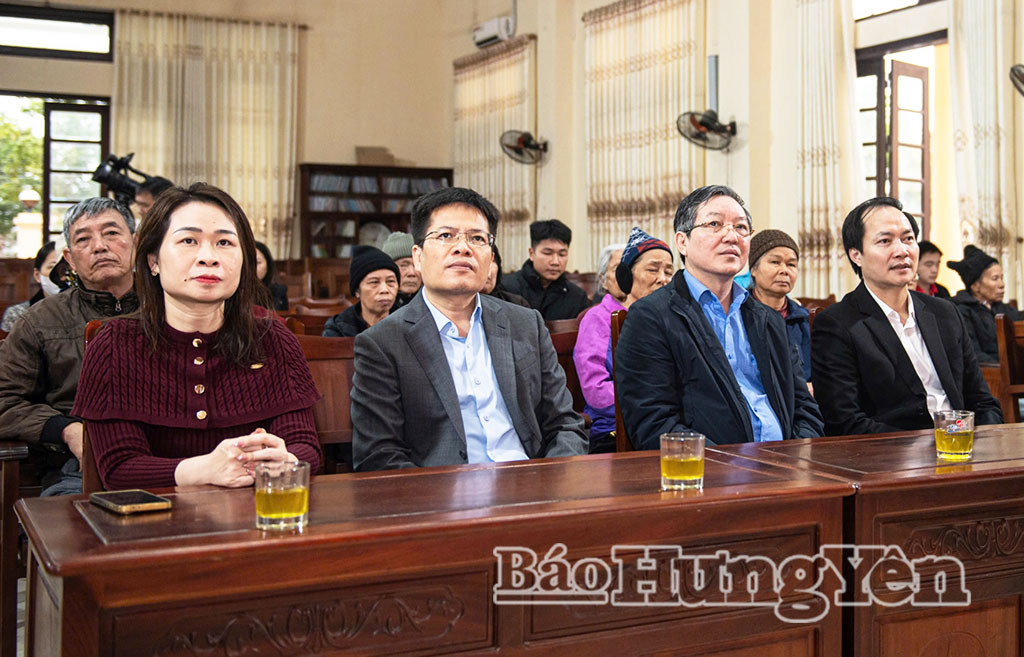 Các đại biểu dự chương trình.