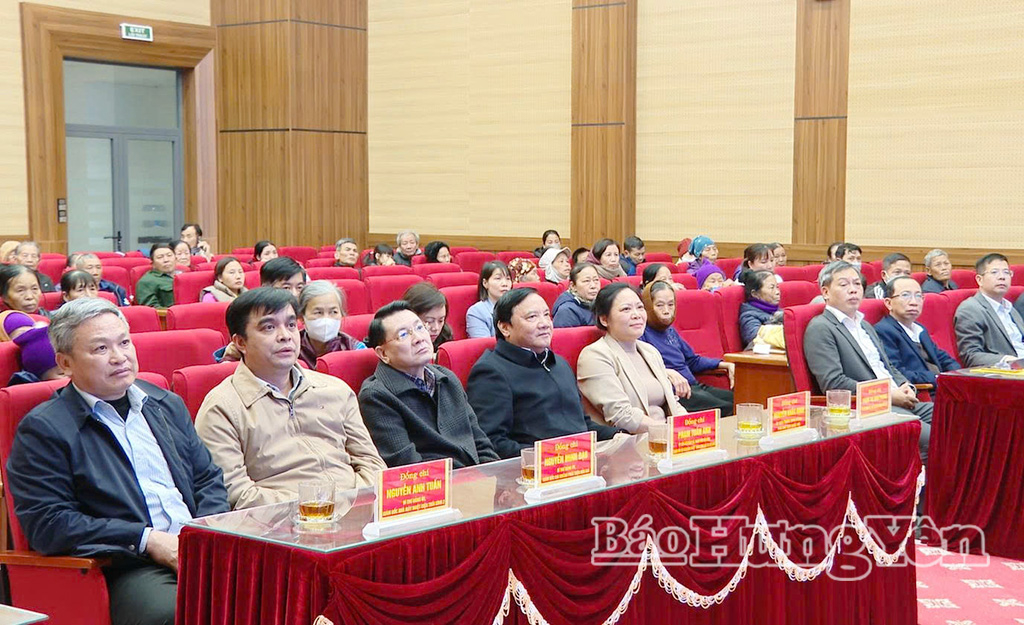 Các đại biểu dự chương trình.